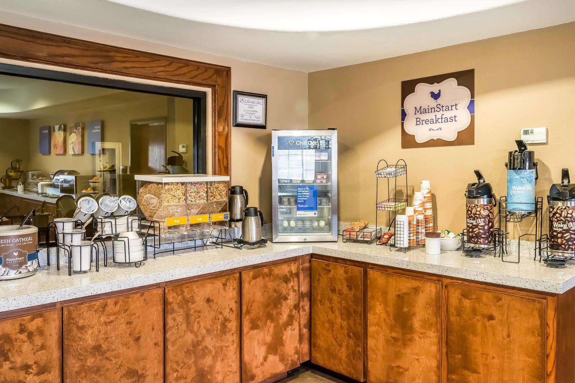 Mainstay Suites Эдинбург Экстерьер фото